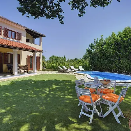 Nina * メドゥリン